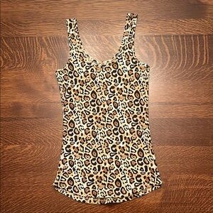 No Boundaries Women’s Leopard Fitted Sleeveless Tank Top Size Small